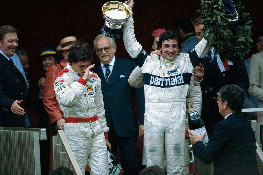 1982-й год оказался бурным — конкурентоспособным, противоречивым, и, конечно же, трагичным, всего лишь за две недели до гонки в Монако насмерть разбился Жиль Вильнев, и Ф-1, конечно же, не пришла в себя от пережитого шока. Четыре победителя в первых пяти гонках говорят сами за себя о плотности борьбы в том году — но их вполне могло быть и пять, если бы чемпион мира Нельсон Пике не был бы дисквалифицирован в Бразилии.