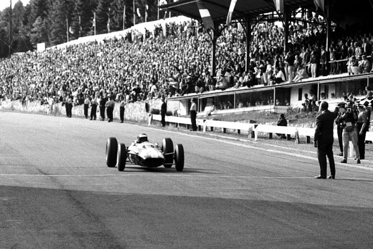 Гран-При Бельгии 1964 года: Джим Кларк побеждает после того, как у трех лидеров закончилось топливо